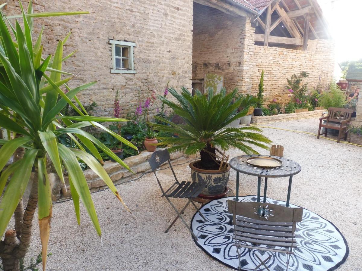 Bed and Breakfast Chambre D'Hotes Des 3 Ifs Vernot Exterior foto