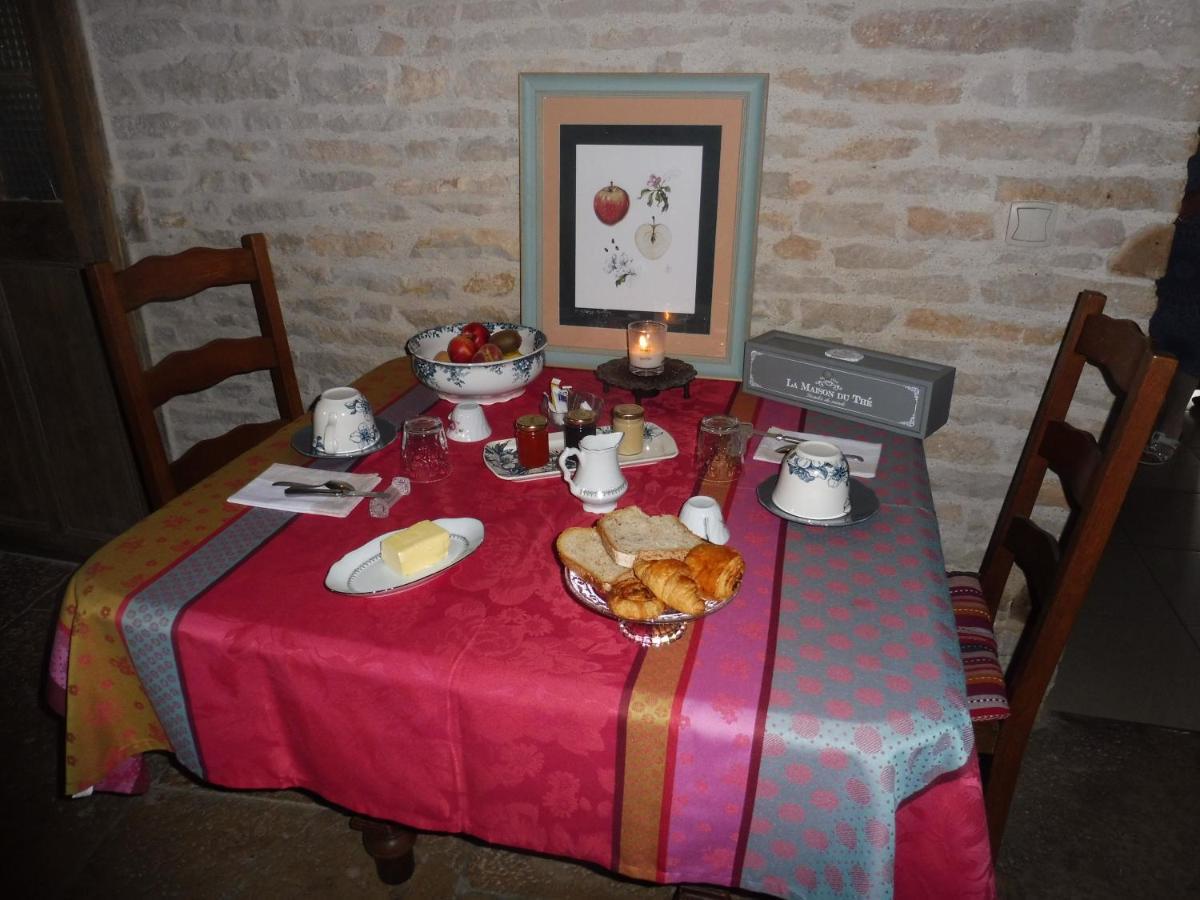 Bed and Breakfast Chambre D'Hotes Des 3 Ifs Vernot Exterior foto